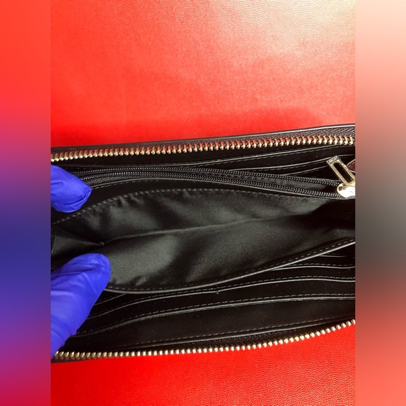 Guess Zip Around Accordion Wallet Black 8 x 4 x 1 - Picture 11 of 11